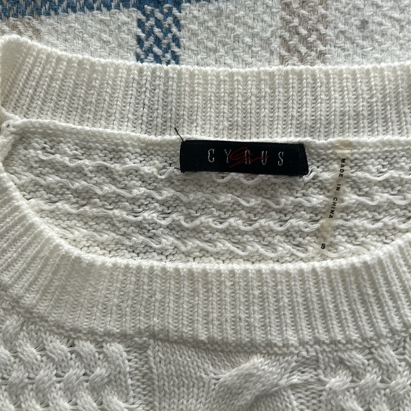 White knit three quarter sleeve top - Picture 2 of 6